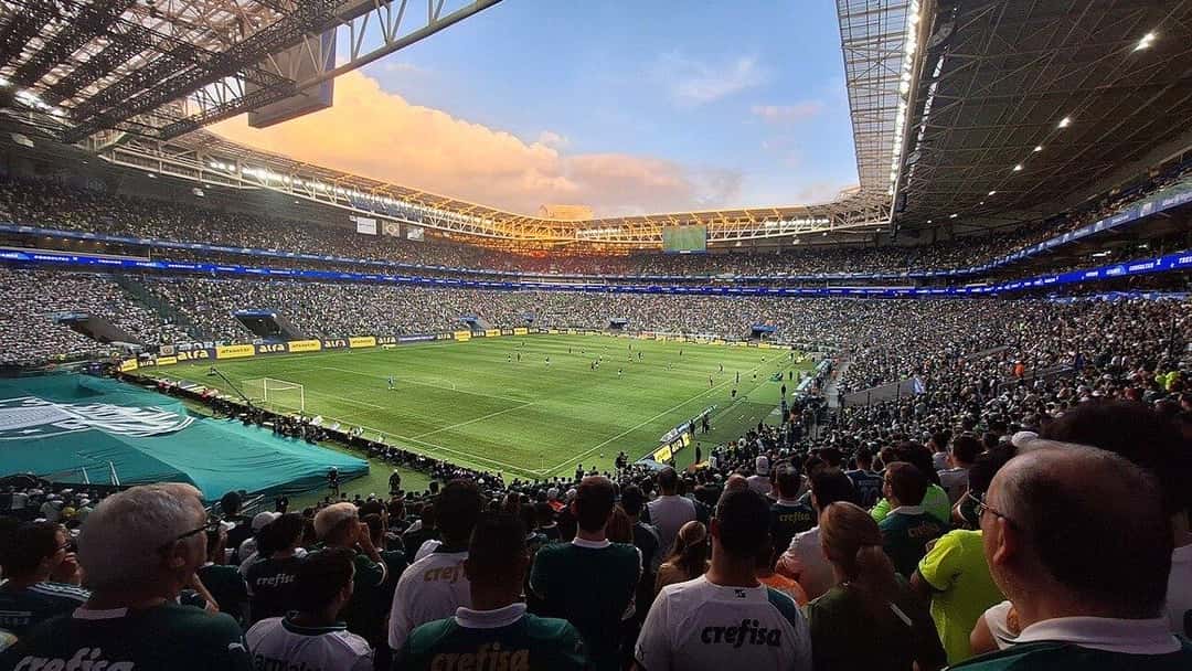 El estadio del Palmeiras en San Pablo, hoy Nubank Parque, con las tribunas llenas durante un partido del Brasileirão; foto de archivo de mayo de 2025 (foto: Leonef, Wikimedia Commons, licencia CC BY-SA 4.0)