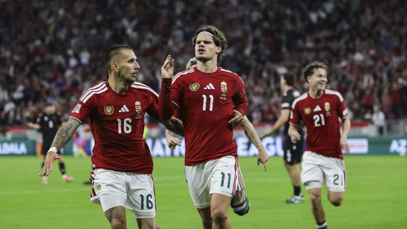 Jugadores de Hungría, con camiseta roja, festejan un gol en el triunfo 1-0 ante Georgia por la tercera fecha del grupo. Foto de archivo difundida por la federación húngara (MLSZ)