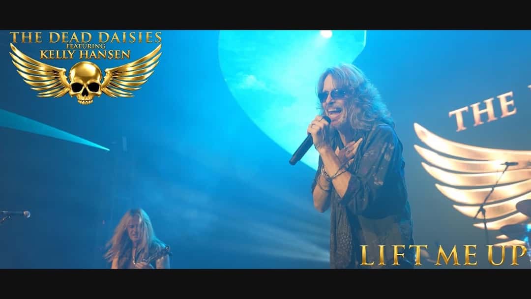 Fotograma del video oficial de 