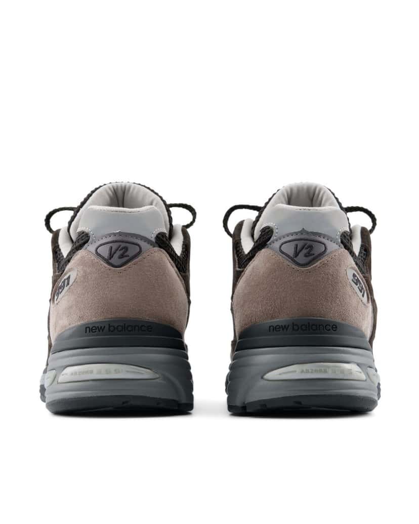 Talones de la New Balance 991v2 Iron/Mulch, con gamuza marrón clara y entresuela gris