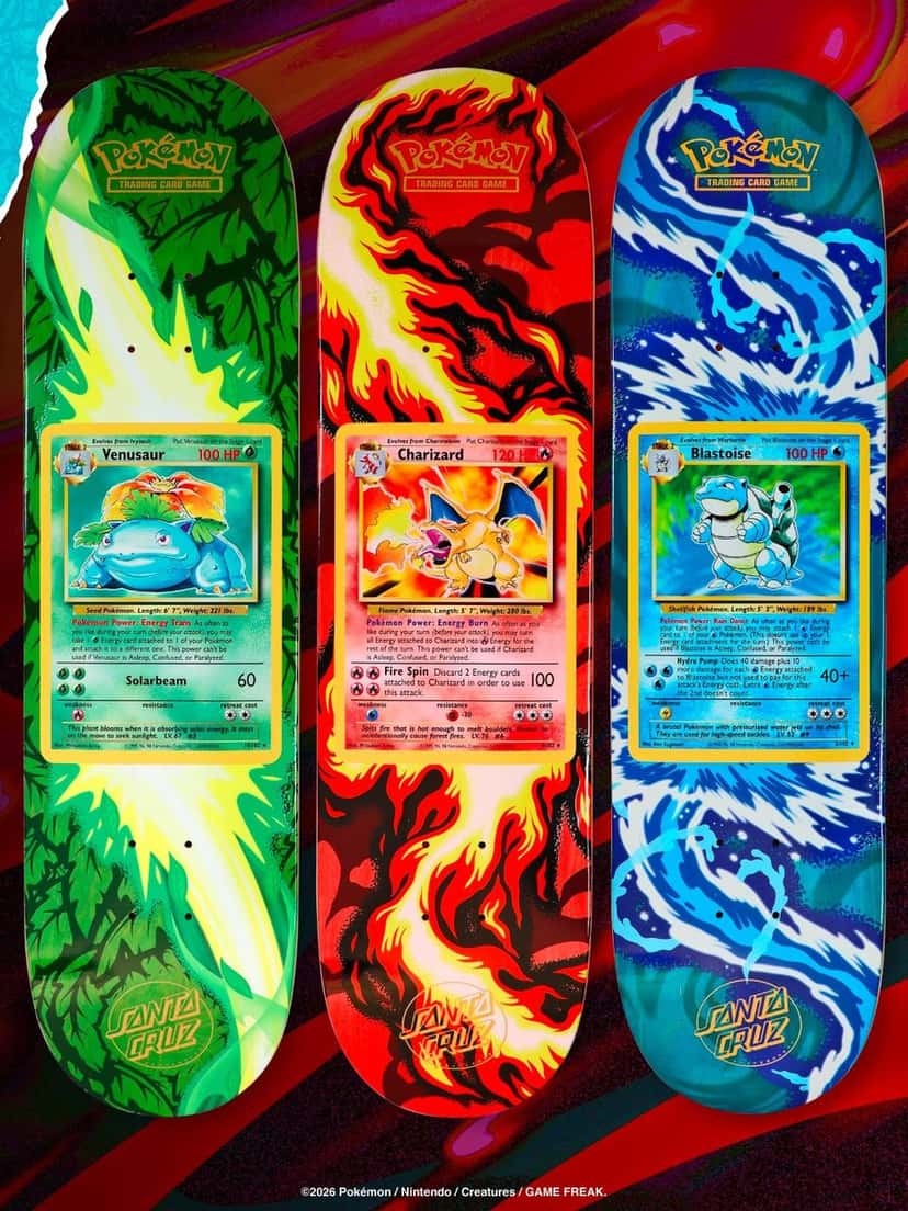 Tres tablas de Santa Cruz x Pokémon con las cartas clásicas de Venusaur, Charizard y Blastoise sobre fondos de hojas verdes, fuego y agua