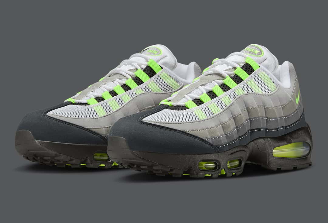 Detalle del Air unit visible en el talón de las Air Max 95 Neon