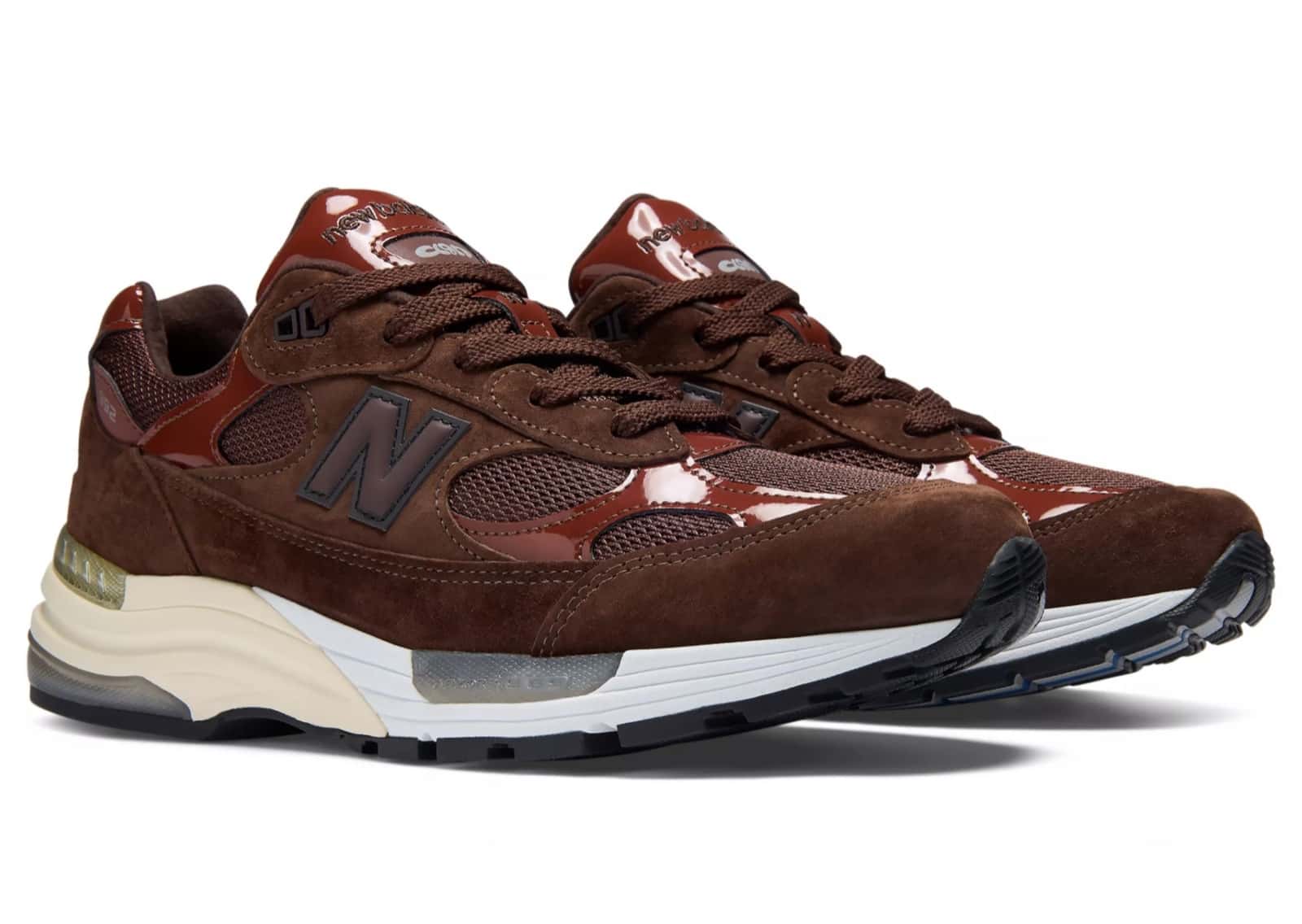 Aminé x New Balance Made in USA 992 Outdoor School en gamuza marrón con overlays de charol bordó