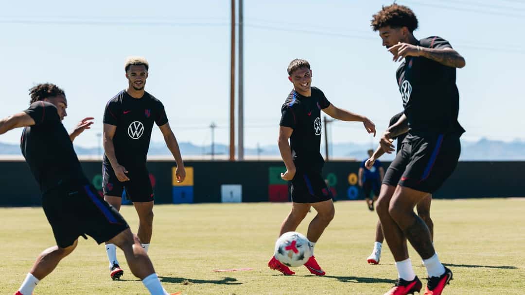 Jugadores de Estados Unidos durante un entrenamiento de la concentración