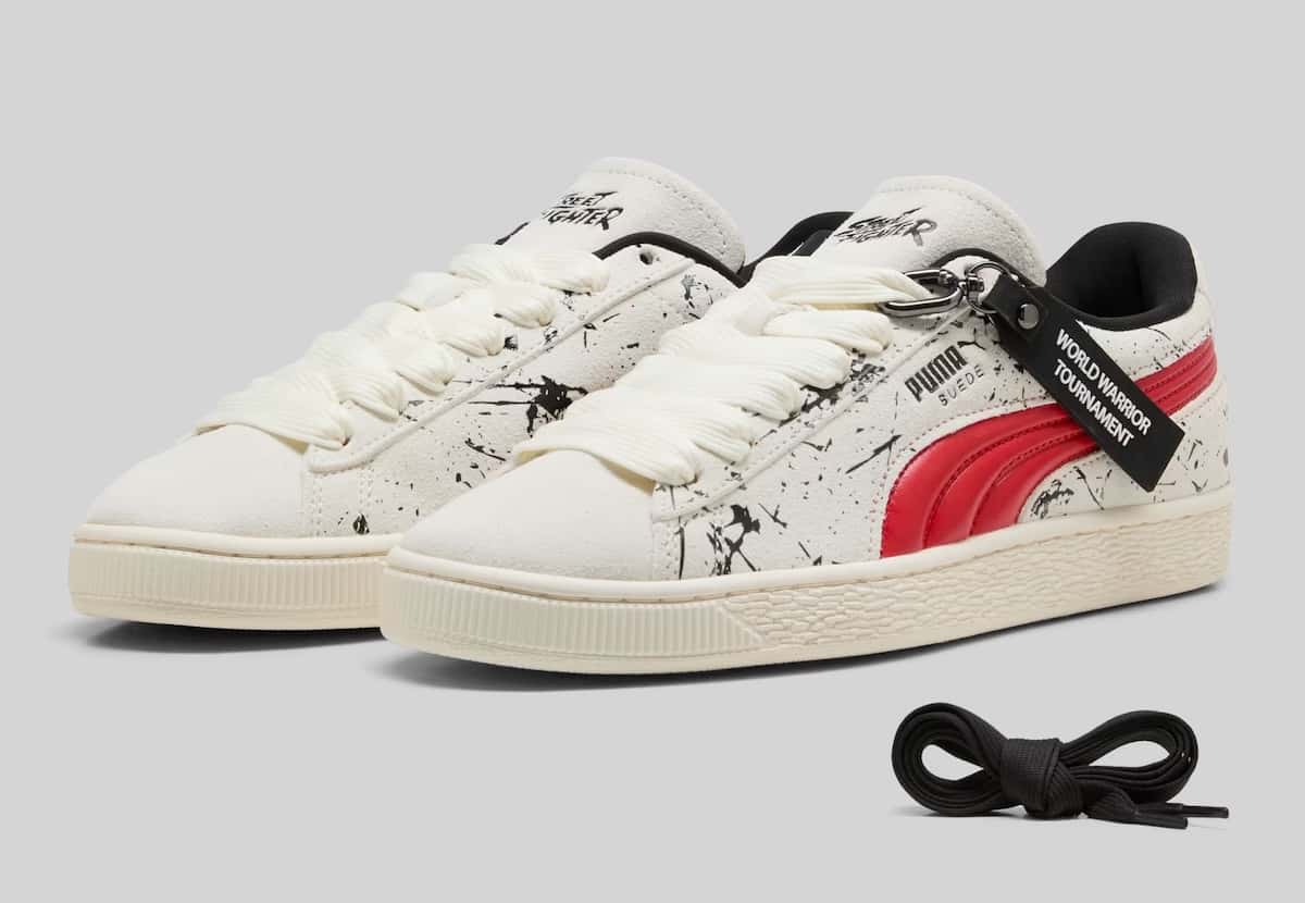 Par de PUMA Suede Street Fighter Ryu con gamuza clara salpicada en negro, Formstrip rojo y tag negro World Warrior Tournament