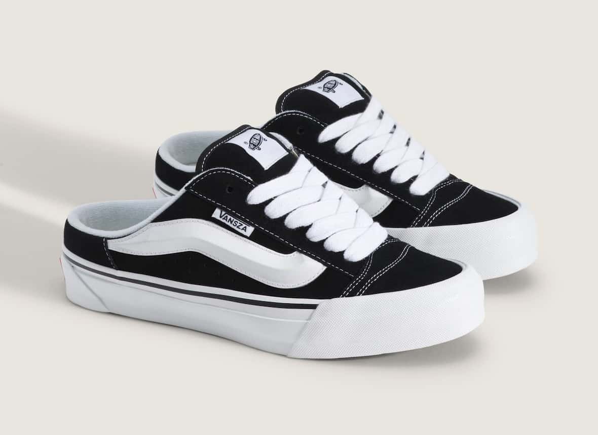 Vansza Knu Skool Mule de SZA x Vans en negro y blanco, sin talón y con etiqueta lateral VANSZA