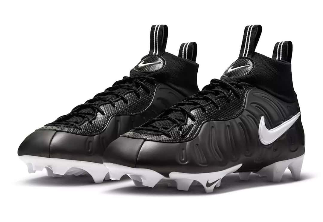 Par de botines Nike Vaporposite Pro Dr. Doom negros con Swoosh blanco y tapones blancos