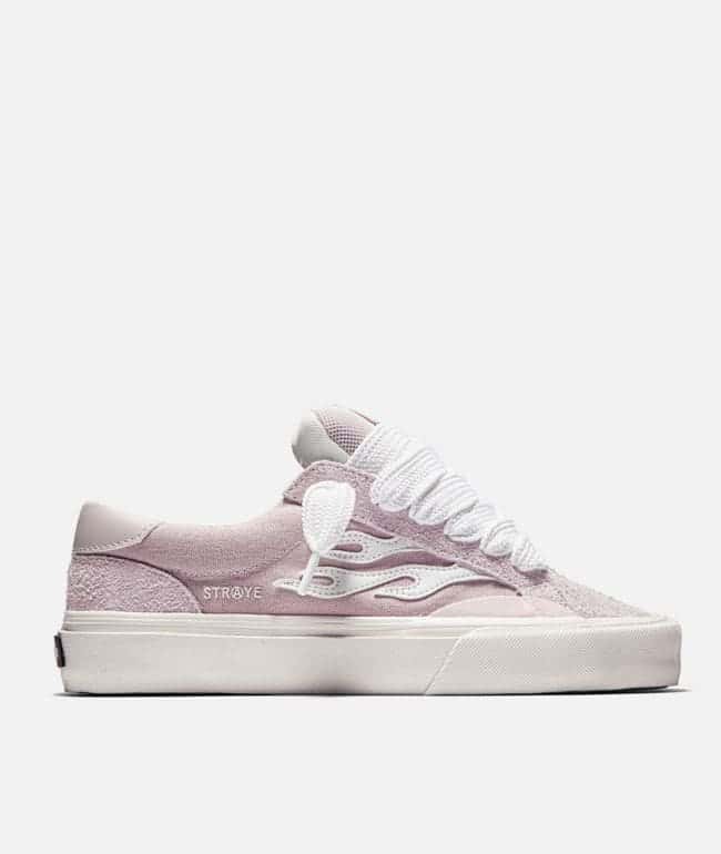 Tenis Straye Logan Puff en rosa empolvado con flama blanca, agujetas gruesas blancas y suela crema